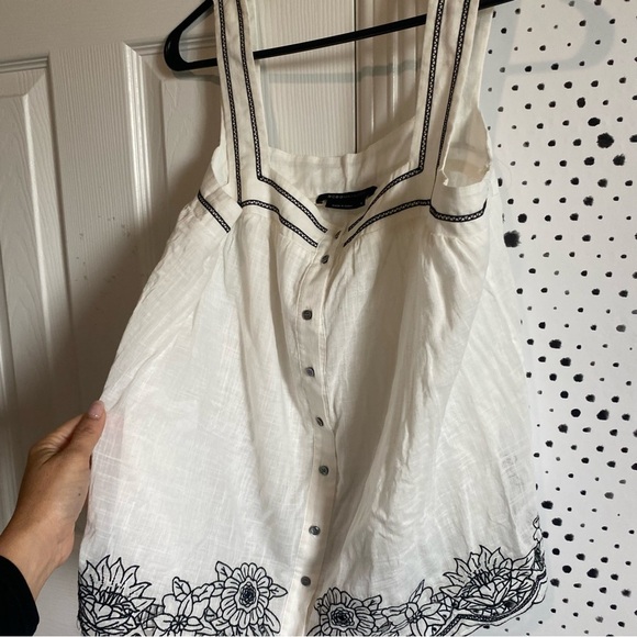 BCBGMaxAzria Black and White Embroidered Tank Top - Picture 5 of 11
